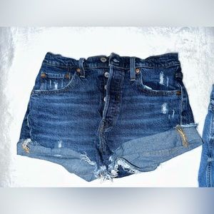 Women’s Levi Short